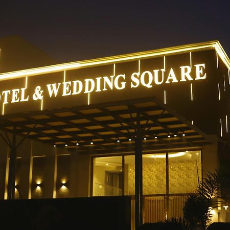 J P Hotel And Wedding Square Pilibhit Exteriér fotografie